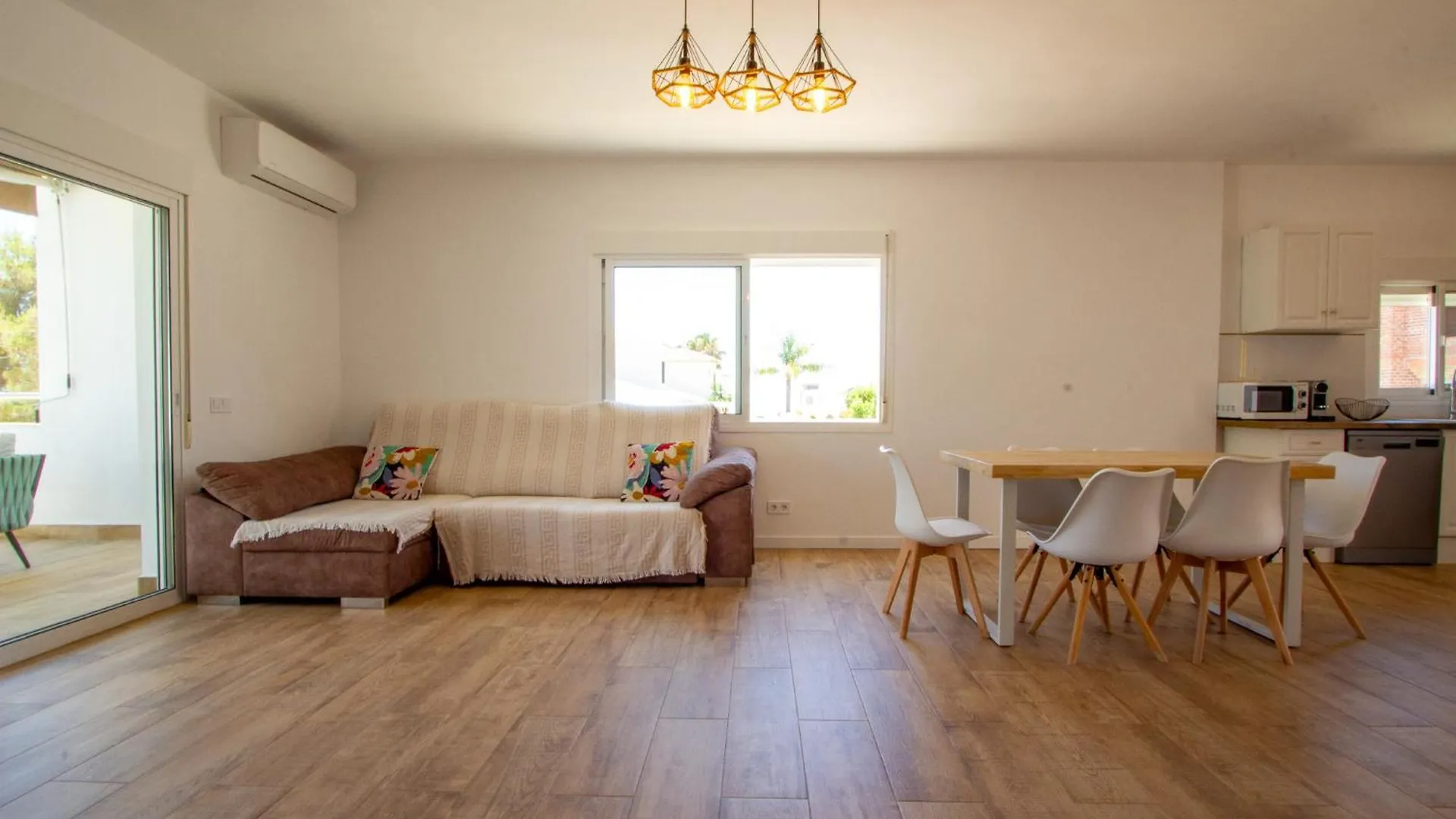 Villa Rubi Nerja 0*,  Spain